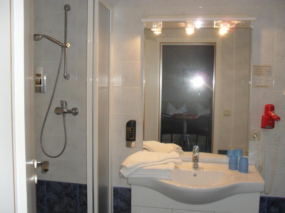 Hotel-Pension Zur Mole Wiek auf Rügen Εξωτερικό φωτογραφία